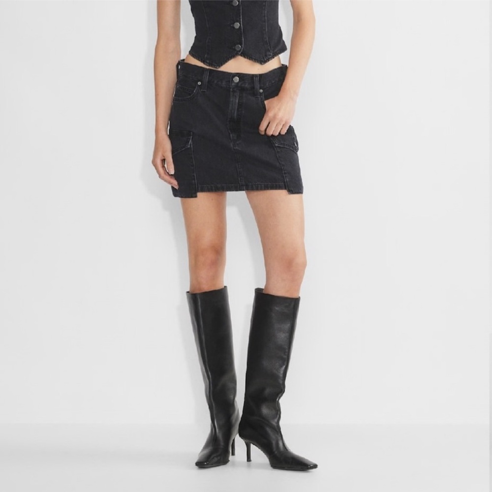 Aritzia Denim Forum 90s Cargo Mini Skirt - Black